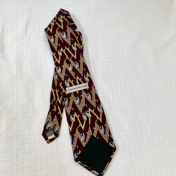 Metropolitan museum of art tie new - Picture 6 of 9